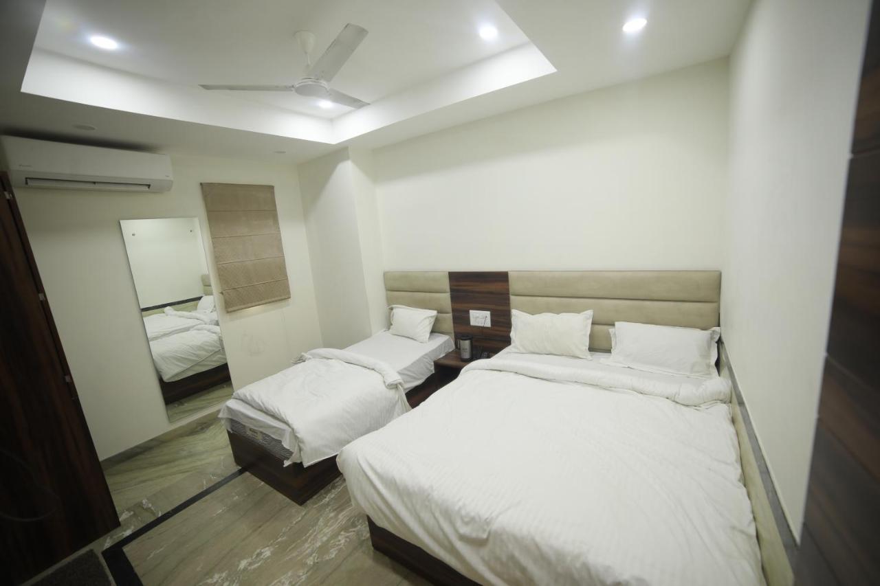Hotel Shri Ram Residency อัครา ภายนอก รูปภาพ