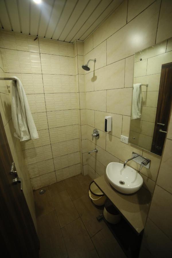 Hotel Shri Ram Residency อัครา ภายนอก รูปภาพ