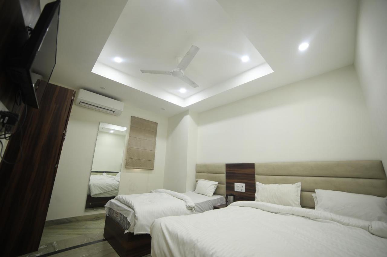 Hotel Shri Ram Residency อัครา ภายนอก รูปภาพ